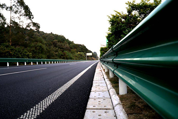 三门峡高速公路护栏的常用类型