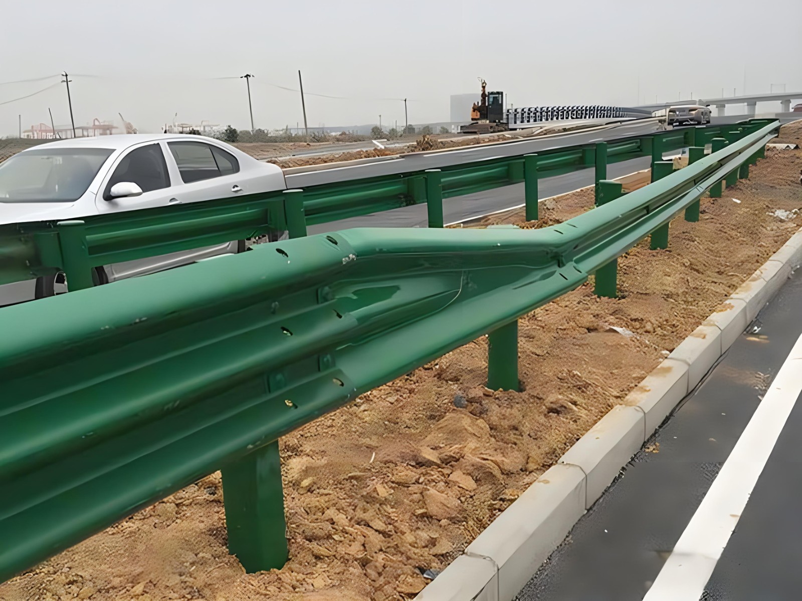 三门峡高速波形护栏板日常维护方案确保道路安全新举措